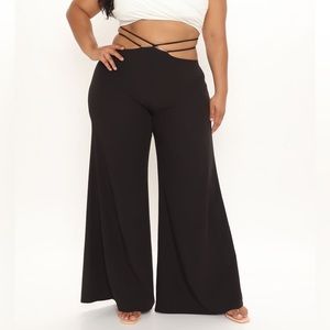 Fashion Nova NWT Black Nicolette Wide Leg Pants Size XL